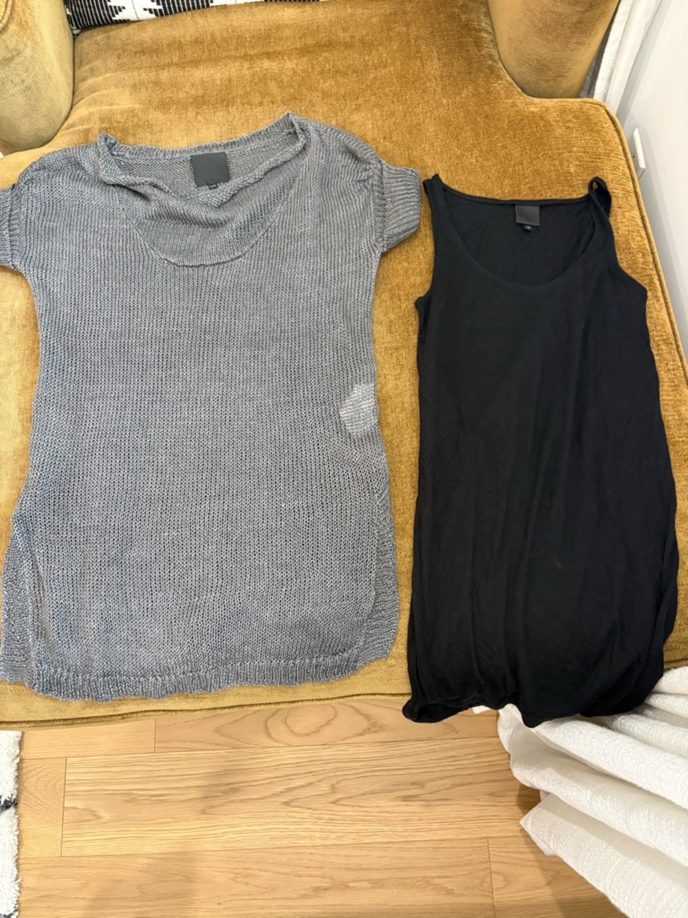 Women's Gray Cowl-Neck Short-Sleeve Sweater Knit Top